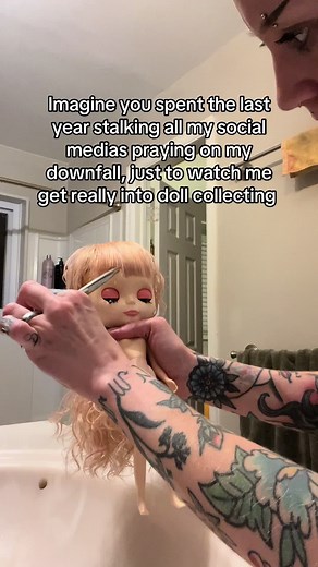 First freaking blythe doll yall!!! I cant believe it!! Idk who was more excited me or my nephew #blythedoll #bangtrim