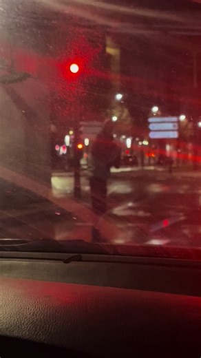 Le Fou de Wejdene : Qui a sauté sur sa voiture ?