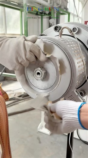 Do you know how to making pvc pipe , Upvc pipe production process #extrusion #machine #pipelining