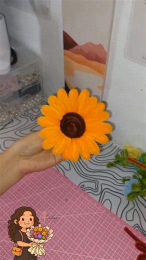 30K views · 331 reactions | Realistic Gerbera Daisy Tutorial #giftidea2025 #fuzzywirebouquet #fuzzywireflowerbouquet #fypageシ #alloccasionsgiftidea #lovelyfloral #graduationgift #allflowers #anniversarygiftideas #fuzzywireflower #mothersdaygift #mothersday #tutorial #flowertutorial | Carla's Creative Corner | Facebook