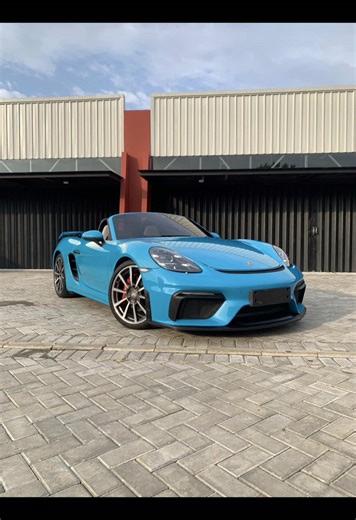 2019 Porsche 718 Boxster S NIK : 2019 ODO : 5.xxx KM TAX : August 2026 __________________________________ Model : Coupe Convertible [718] Exterior : Miami Blue Interior : Black | Chalk Leather 📍Location : Jakarta __________________________________ Engine : - 2.5L Flat 4 Turbocharged | Gasoline - Power : 350 HP - Drivetrain : RWD - Transmission : 7•Speed PDK __________________________________ Standard Features : - Porsche Active Suspension Management - Porsche Dynamic Light System - Sport Chrono