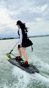 2.2M views · 18K reactions | RUSH WAVE ,Gasoline-powered surfboard, floating on the water #rushwave #Surfing #surfboard #gasolinesurfboard | RUSH WAVE | Facebook