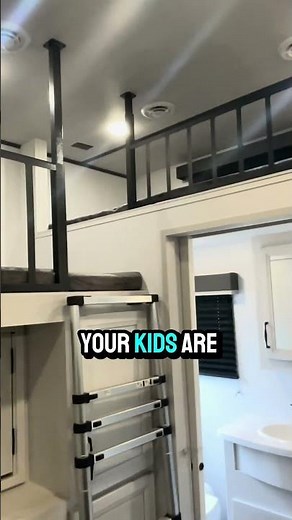 BEST Bunkhouse Fifth Wheel for BIG Families! Keystone Sprinter 3900DBL RV!