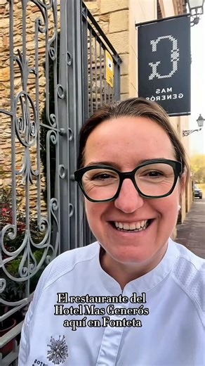 Iolanda Bustos on Instagram: "Avui he passat per @masgenerosfonteta a revisar l’horta, el jardí i el rebost… per crear un menú especial per els darrers dies que estan encara oberts. Del dia 1 al 4 podreu gaudir d’aquest menú especial per dinar o sopar! MENÚ ESPECIAL D’INICI D’ANY · MAS GENERÓS Comencem l’any com més ens agrada: cuinant a foc lent, compartint taula i celebrant el que ens regala la terra. Durant 4 dies, just abans de començar les nostres vacances, a Mas Generós substituïm la carta