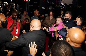 Machine Gun Kelly and UFC Champ Conor McGregor Engage in Wild Fight on VMA's Red Carpet [VIDEO]