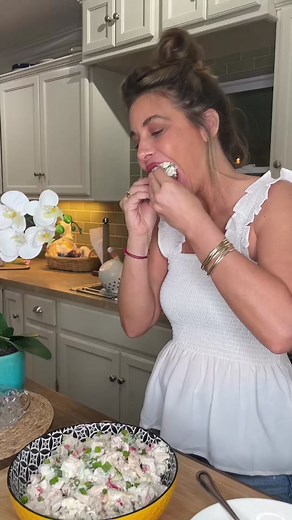 The BEST chicken salad! Make it! #chickensaladrecipe