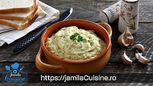 Salata de dovlecei cu maioneza, o reteta delicioasa si de sezon. E minunata rece, direct din frigider, alaturi de rosii sau de legumele voastre preferate. Reteta completa aici: https://jamila.ro/salata-de-dovlecei Daca v-a placut reteta, va rugam sa dati SHARE. Multumim! | JamilaCuisine