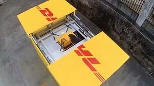 Te presentamos el primer servicio de entrega con drones totalmente automatizado e inteligente del mundo. Este servicio ya está operando en varias ciudades de China, logrando reducir el tiempo de entrega de 40 a 8 minutos. #DHL #50AñosDHL | DHL Latinoamérica