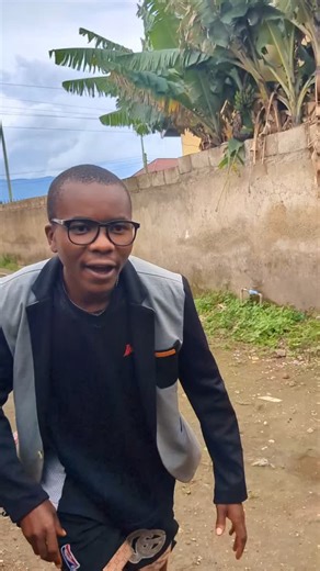 Ami_Tz⛎ on Instagram: "DAAH凉凉凉凉VULUGU ZIMENIPONZA MIMI cc. @kashili_ @halima_oswrdy @ami_tz7 #ami_tz #comedian #wcbwasafi #munguametupakicheko #viral #kingkiba #comedy #wasafimedia #visuals"