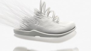 【动态视觉鉴赏】可回收运动鞋商业广告宣传片，运动鞋跑鞋三维创意C4D动画，鞋子产品CG动画设计，