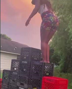 Girl gets clapped[MILK CRATE CHALLENGE]