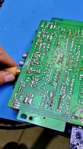 Giyan Circuit on Instagram: "one channel has no sound because the op-amp IC is damaged #opamp #sound #amplifier #caraudio #electronics"