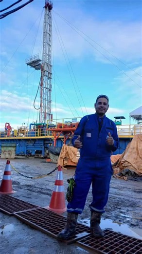 3.4K views · 26 reactions | From the rig floor to the control room — every role matters. Proud to be part of a team that keeps operations running safely and efficiently, no matter the conditions. @js_santanarabelo #OilfieldLife #RigCrew #DrillingOperations #SafetyFirst #OilAndGasIndustry #HardHatZone #Wellsite #RigUp #BlueCoveralls #EnergySector | OilRegistry | Facebook