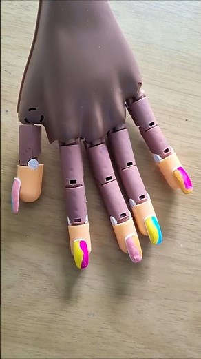 how to do wavy half-half nails💅 2 colours on one nail