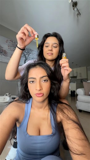 Asking my sister to oil my hair🫶🏽 (list of products in pinned comment) #hairgrowth