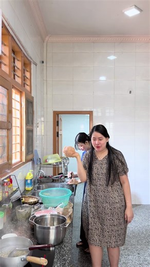 ရခိုင်မုန့်တီချက်ပြီနော်