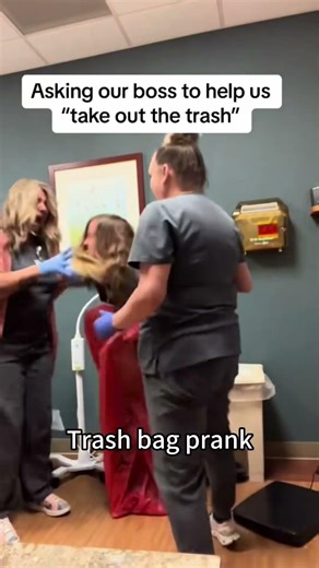 i did not know he was a scaredy cat😭 #thehamids #fyp #funny #dadsoftiktok #prank