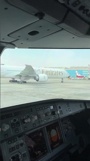 Emirates Boeing 777 Pushback & Taxi View | Cockpit Perspective