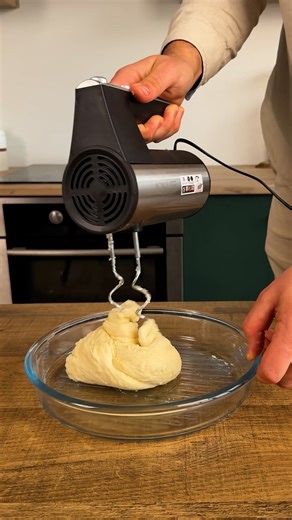 The proper way to mix dough using a hand mixer 🥣 | Magic Hands Creations