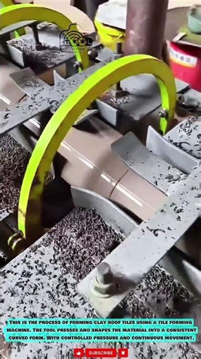 Dachziegelformmaschine für die Herstellung gewölbter Tonziegel