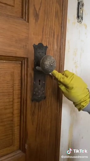 How to Clean Tarnished Brass Doorknobs in 30 Minutes