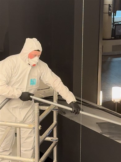 High Level Cleaning at Wagamama! #cleaning #cleantok #professional #cleanup #cleanwithme #dust