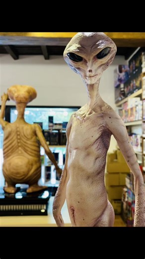 Elte Creature Reptilian Grey Maquette by Steve Wang