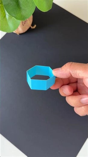 Made a simple DIY magic tool that changes colors and somehow never gets old to watch ✨️