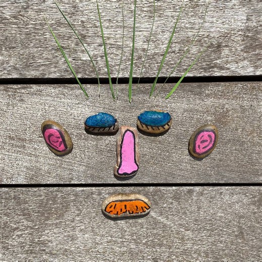 Celebrate spooky season outside this year by making cute and creepy faces out of rocks, fall leaves, sticks, and more. No trip to the craft store necessary.👀👄 | Nature Valley