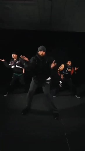 Chris Brown 😭😲🔥 said “let me end this amapiano properly #christbrown #dance #amapiano #usa