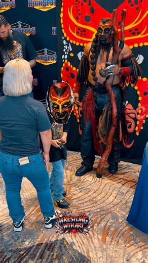 Boogeyman meets fans