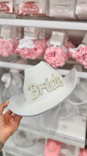 2025 brides-new bridal party accessories have arrived at Target!!😍 these items are not online yet but let me know if you’d like links when they become available and I’ll be sure to send you a link💕 • • • • • • #target #targetfinds #targetdollarspot #targetbullseye #targetdollarspotaddict #targetaddict #targetrun #targetmom #targetshopping #targetfun #targetdeals #targethaul #targetfind #targetmusthaves #targetfinds #newattarget #targetlife #newattarget #targetfavorites #2025brides #2025bride #