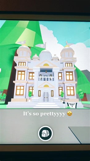 Decorating my New House in Adopt Me on Roblox! 🖼🪚