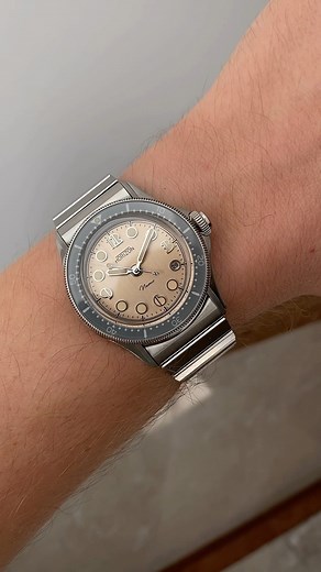 Microbrand Watch Spotter on Instagram: "Stunning Nemo - Golden Hour from @horizon_watches ✨ • • • What a gorgeous piece! This particular one, with stunning dial done in gold/bronze color, brings so much class and sophistication. Diver piece with a classy twist 👌🏻✨ • What a fabulous job they did with this new collection! I am very impressed! 👏🏻👏🏻👏🏻👏🏻👏🏻 • • • Have a gorgeous day #watchfam 🙌🏻 • • • • • #horizon #horizonwatches #watchoftheday #watches #watchesofinstagram #diverwatch #j