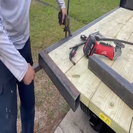 2.3K views · 19 reactions | حوّل شاحنة قديمة إلى شقة بمواد رخيصة وسهلة الحصول عليها  | Project Management Community In Iraq | Facebook