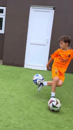 Rate the finish…?!😱 #soccer #football #futbol #fútbol #fussball #footballtraining #footballskills #footballgame #cr7 #mbappe #soccerlife #footballplayer | V7skills