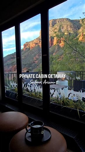 ᴛʀᴀᴠᴇʟ ᴄᴏɴᴛᴇɴᴛ ᴄʀᴇᴀᴛᴏʀ on Instagram: "A 3-day mid-week escape to @tinycampsedona felt like a whole world away from it all ✨️ ➣ share this with your favorite person and follow @renee_thetraveler for more Arizona adventures! You wake to quiet — no crowds, no noise — just the sound of the creek flowing nearby and soft light moving across the canyon walls. Mornings are slow, coffee on the deck, breathing in cool air as Sedona feels private, almost untouched. Mid-week gives you space: empty trails, u