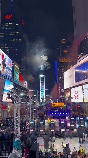 Welcome 2023 🎉 #NYE #TimesSquare #NewYearsEve #HappyNewYear #Hello2023