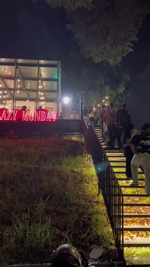 Lively Outdoor Event Highlights: Crazy Monday Gathering