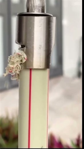 This is the process of making pipe threads. #shortvideo