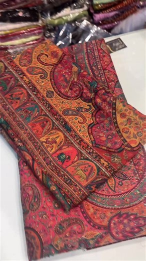 DIN COLLECTION on Instagram: "Pure pashmina woolen shawl #pashmina #woolshawls #reelsinstagram #reels #viral #reelsvideo #trending #trending"