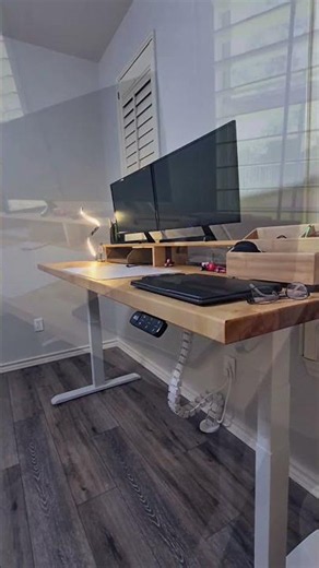 DIY Standing Desktop, table top made of a butcher block finished with Rubio monocoat