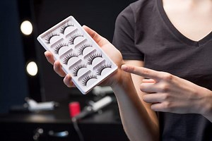 How to Clean False Eyelashes: And Reuse Them Multiple Times