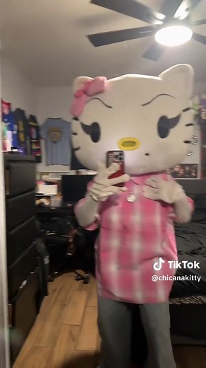 😼🤍 #chicanakitty #funk #foryou #hellokitty #fyp | Hello Kitty