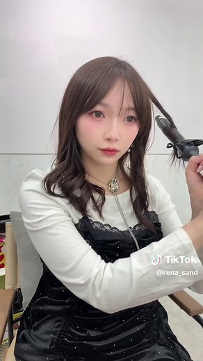 ニンニンのミディアムレイヤーヘアアレンジ