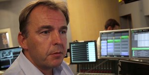 164K views · 1K reactions | Découvrez les coulisses de #RTLMatin. Raphaël Nivoit, réalisateur de la matinale de Yves Calvi, vous fait découvrir ses secrets de fabrication > www.espritrtl.fr | RTL | Facebook