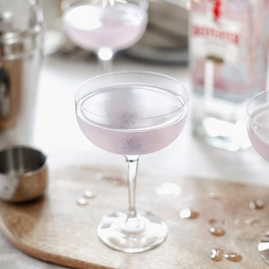 Aviation cocktail recipe - Absolut Drinks