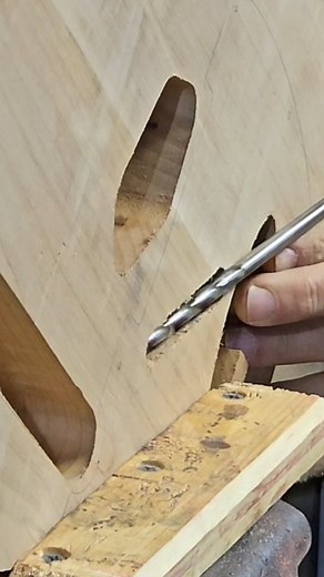 Sunburst Relic Telecaster Luthier's and woodworker, please share your feedback. The goal was a custom finish capturing this client's love of the color orange and coffee and espresso. While not intended to be a "relic" in terms of a faux damaged finish, it was intended to come out looking old. I chose to do a minwax water-base finish to take advantage of the quicker dry times. First 2 coats of ‎@aquacoatinc4702 grain filler. Then 1 coat of ‎@MinwaxUSA pre stain conditioner. Next time, I'm gonna t