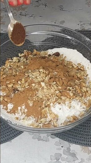 ΦΑΝΟΥΡΟΠΙΤΑ με 9 ΥΛΙΚΑ – Μοσχομύρισε όλο το σπίτι #φανουρόπιτα #συνταγές #γλυκά #greekfood #shorts