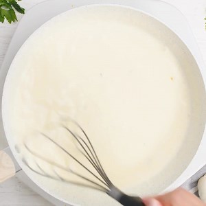 RECIPE: https://www.thechunkychef.com/roasted-garlic-cream-sauce/ ------ Hands down, this is our favorite alfredo sauce, and it's great as a dip, or even sauce on pizza! ------ 👋 If you like seeing my posts in your feed, please consider taking a second to interact with them, otherwise they may not show up as often. Otherwise I'll still be sharing recipes, you just may have to come find me! 😀 | The Chunky Chef